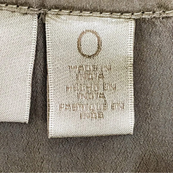 Chico’s Silky Olive Green Button Up Shirt With Sequin Pocket Size 0 Small 4 - Picture 4 of 6